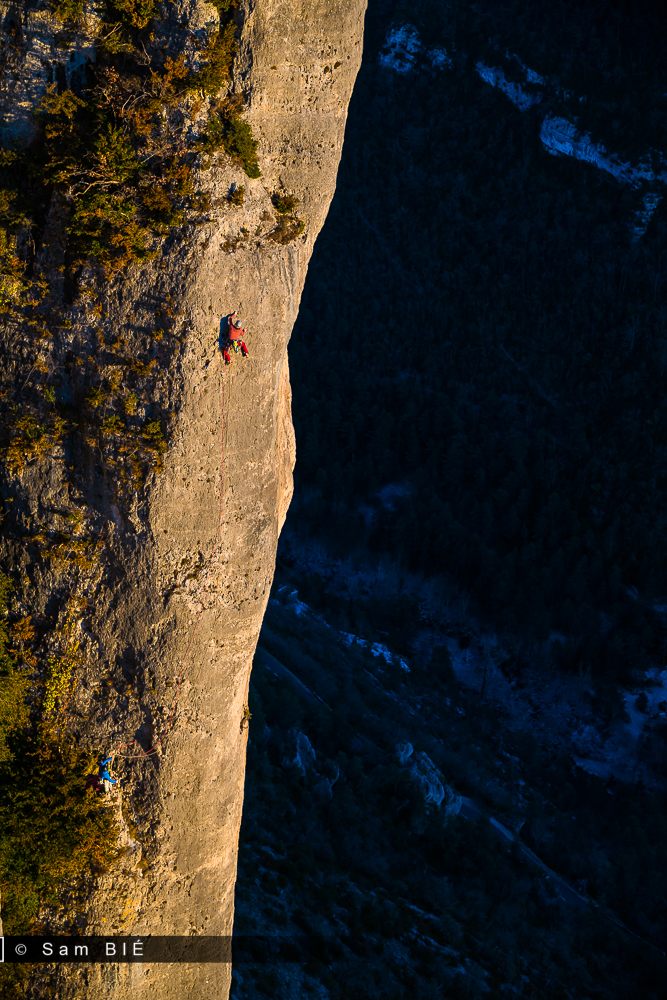 Cliff at sunset in the Aveyron, climbing in the Cévennes