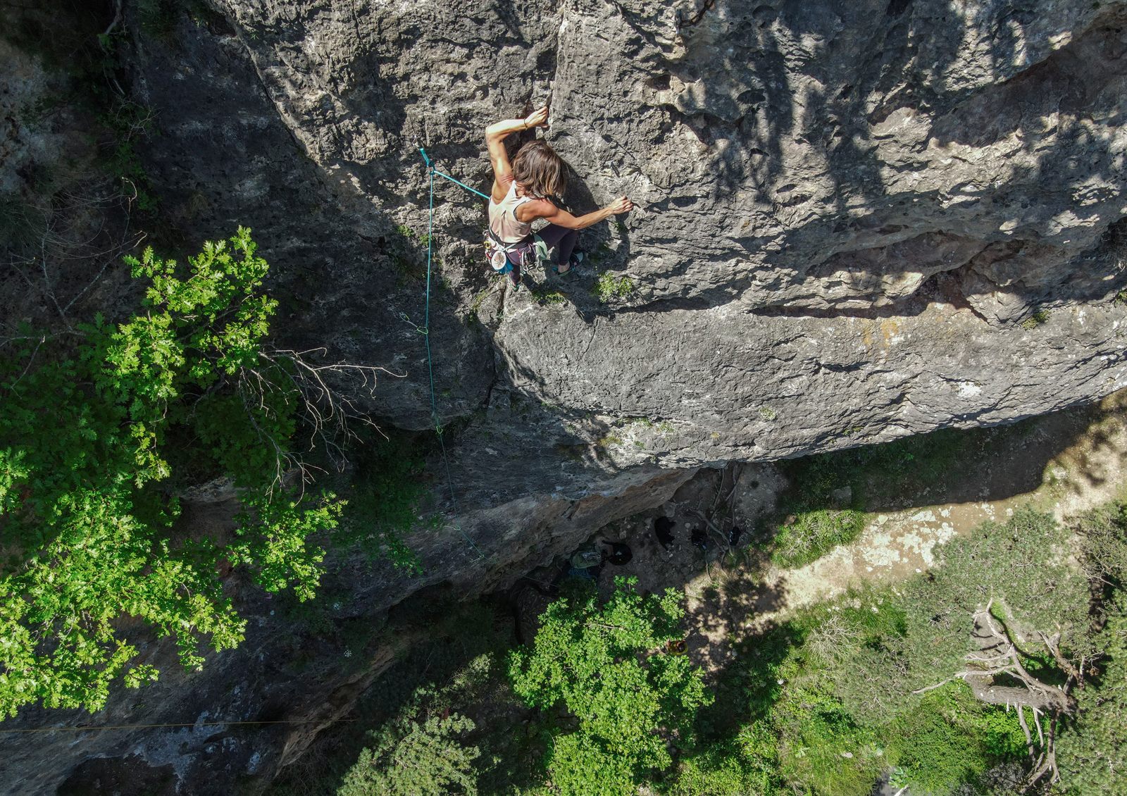 Escalade grande voie vue plongeante gorges Jonte